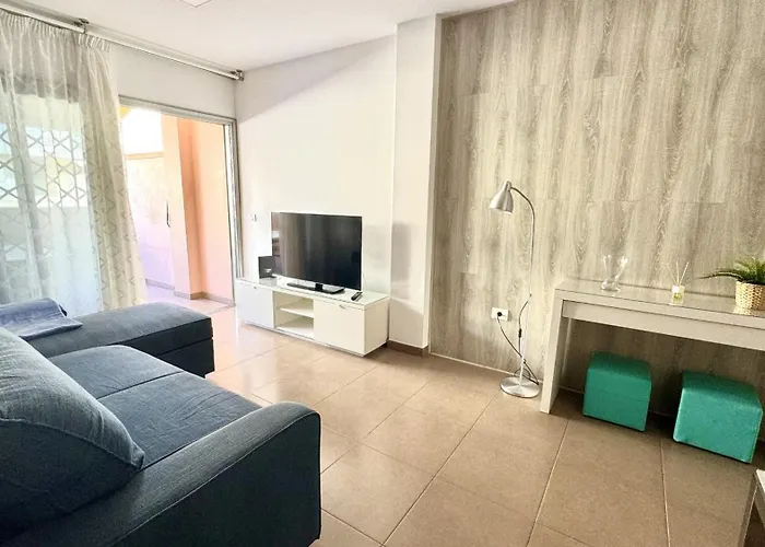 Апартаменти Caleta Blue Ocean On The By Deihu Experiences *